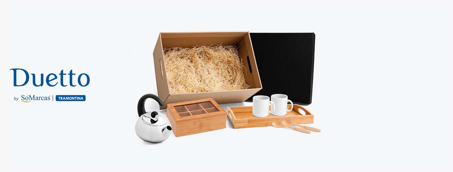 Kit para Chá; Conta com bandeja, caixa para Chás e 2 colheres em Bambu; 2 canecas em porcelana; Chaleira em Inox.