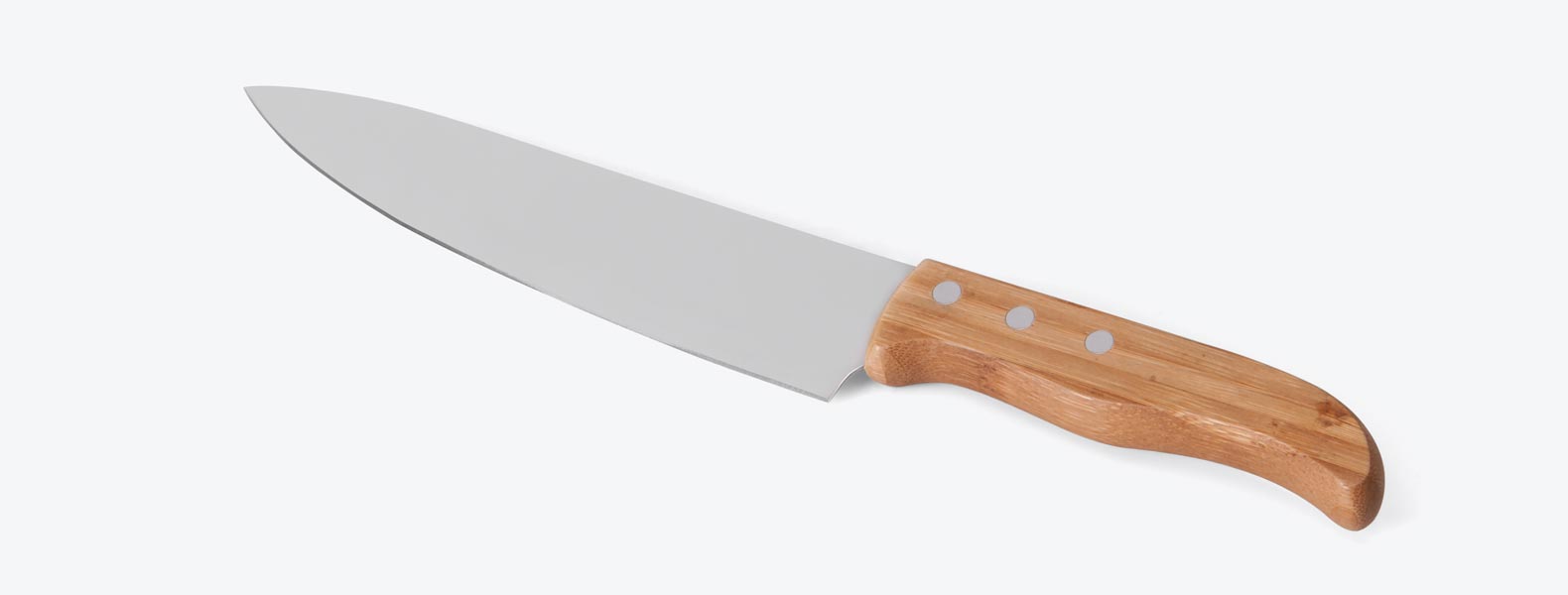 Conjunto de Faca em Bambu/Aço Inox; Acompanha faca 8'', faca 7 e faca 5 para desossar em Bambu/Inox. Como cortesia, nas facas 7 e 8 fazemos uma gravação com os cortes do boi.