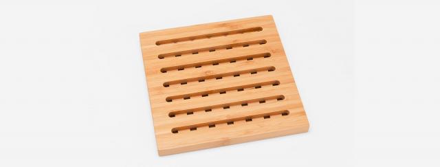 descansa-prato-quadrado-em-bambu-18-cm